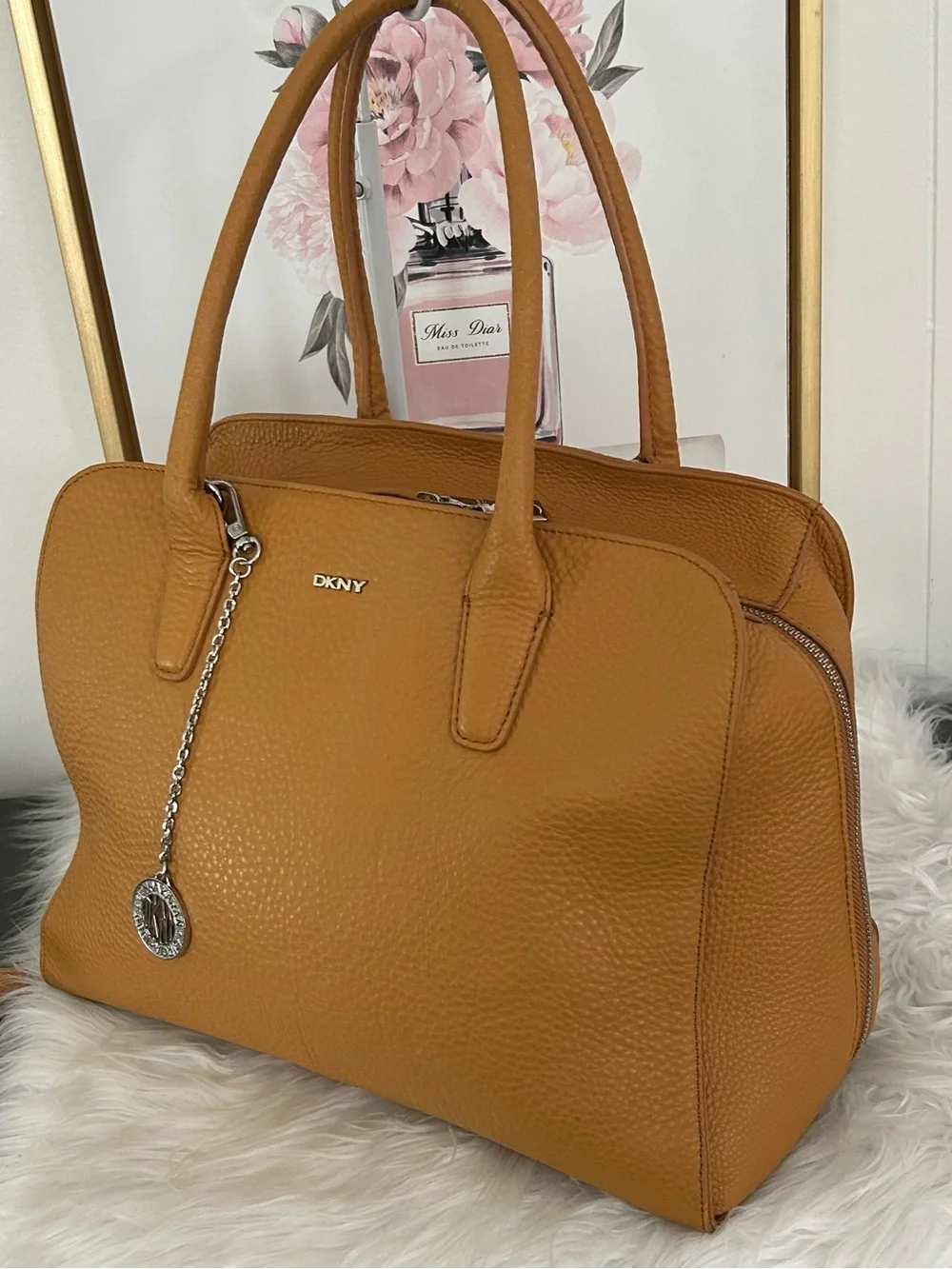 DKNY Tan Pebbled Leather Satchel Crossbody Shoulder Bag Everyday tote